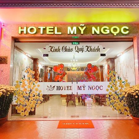Khach San My Ngoc Hotel บวนมาถวต ภายนอก รูปภาพ