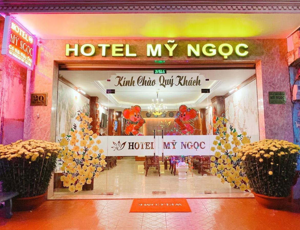 Khach San My Ngoc Hotel บวนมาถวต ภายนอก รูปภาพ