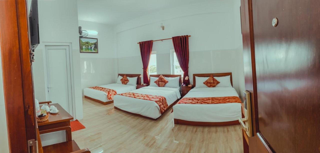 Khach San My Ngoc Hotel บวนมาถวต ภายนอก รูปภาพ