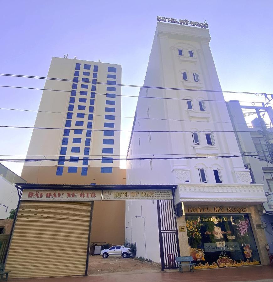 Khach San My Ngoc Hotel บวนมาถวต ภายนอก รูปภาพ