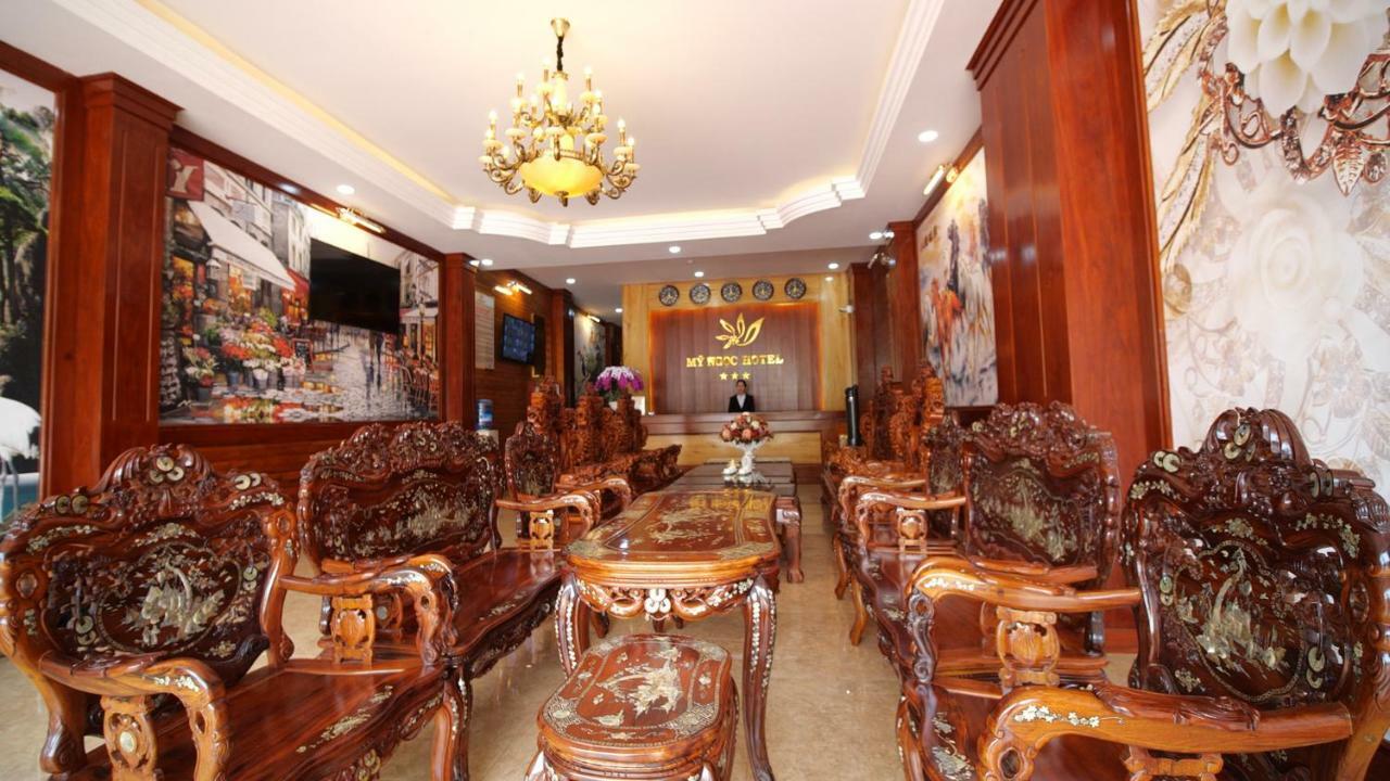 Khach San My Ngoc Hotel บวนมาถวต ภายนอก รูปภาพ