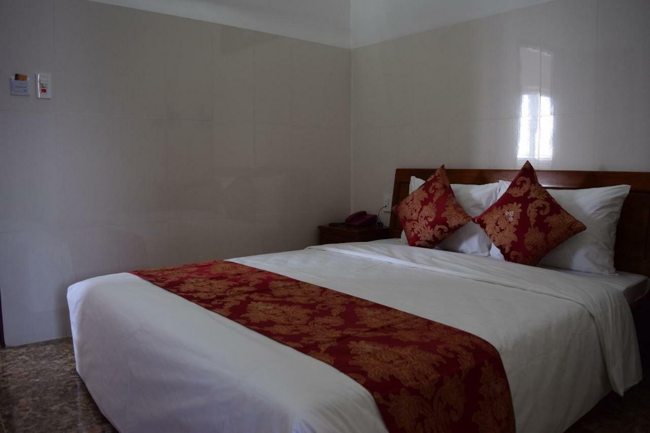 Khach San My Ngoc Hotel บวนมาถวต ภายนอก รูปภาพ