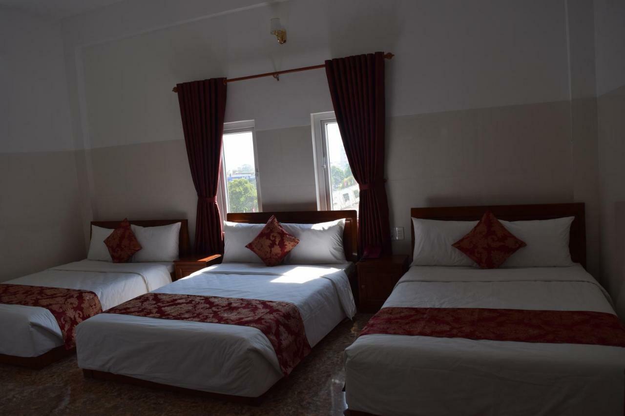 Khach San My Ngoc Hotel บวนมาถวต ภายนอก รูปภาพ